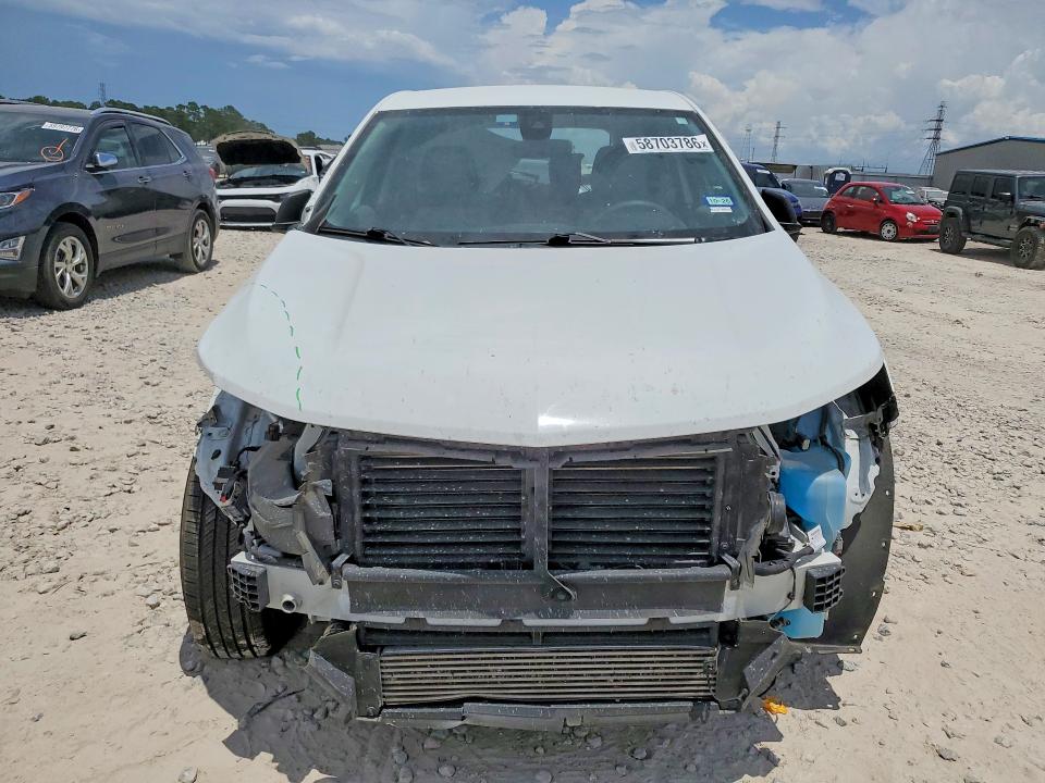 Photo 5 from auction – 2022 CHEVROLET EQUINOX with VIN 2GNAXHEV1N6133908