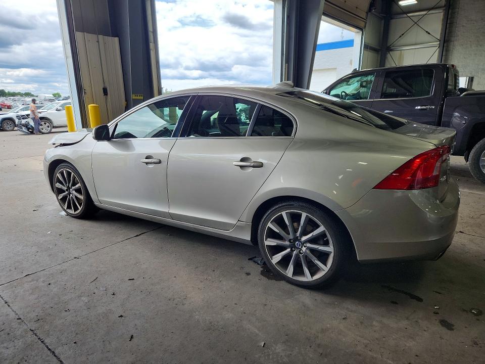 Photo 2 from auction – 2015 VOLVO S60 with VIN YV1612TM4F1346843