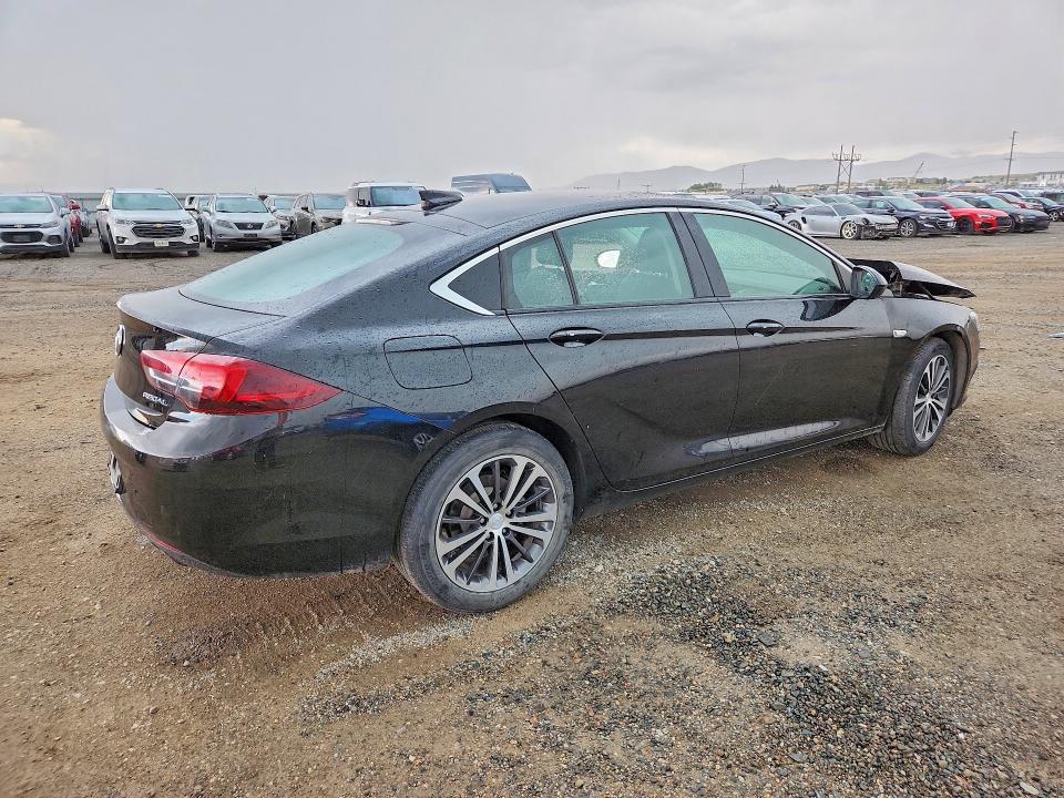 Photo 3 from auction – 2018 BUICK REGAL with VIN W04GP6SX1J1121231