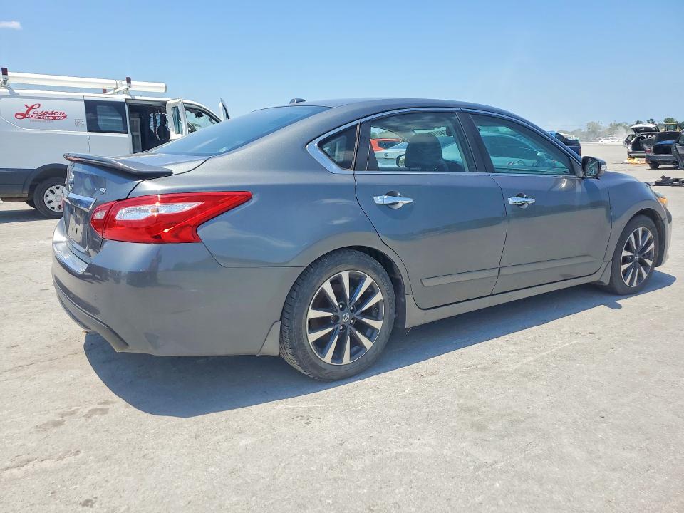Photo 3 from auction – 2017 NISSAN ALTIMA with VIN 1N4AL3AP0HC174112