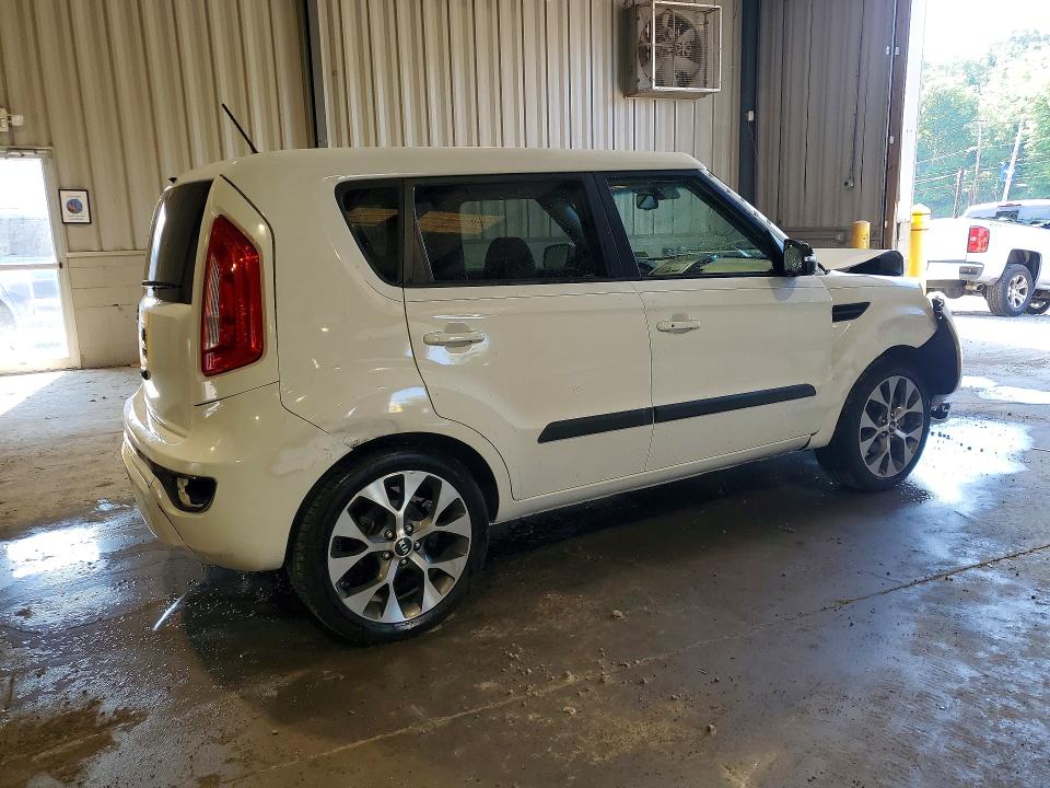 Photo 3 from auction – 2013 KIA SOUL with VIN KNDJT2A69D7587550
