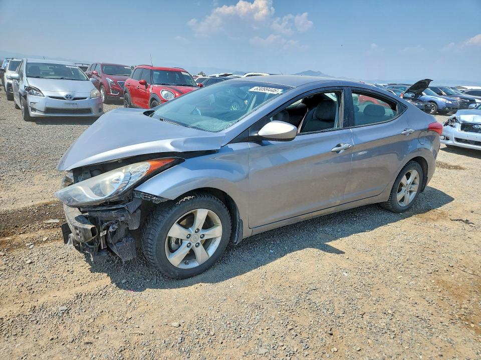 2013 HYUNDAI ELANTRA