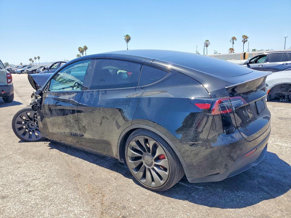 Photo 2 from auction – 2025 TESLA MODEL Y with VIN 7SAYGDEF2SF311116
