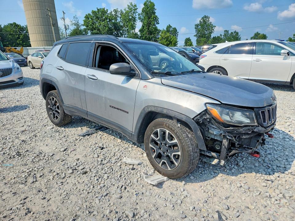 Photo 4 from auction – 2019 JEEP COMPASS with VIN 3C4NJDDB9KT790300