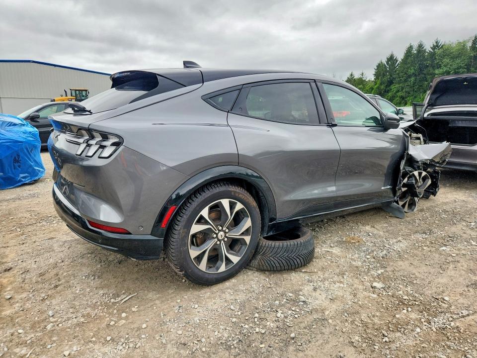 Photo 3 from auction – 2023 FORD MUSTANG MACH-E with VIN 3FMTK3SS5PMA04409