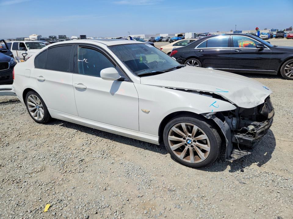 Photo 4 from auction – 2011 BMW 328 with VIN WBAPH5G53BNM82262
