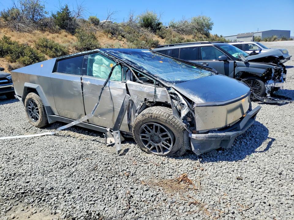 Photo 4 from auction – 2025 TESLA CYBERTRUCK with VIN 7G2CEHED1SA075121