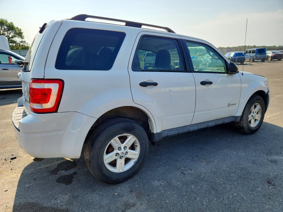 Photo 3 from auction – 2011 FORD ESCAPE with VIN 1FMCU5K35BKB48850