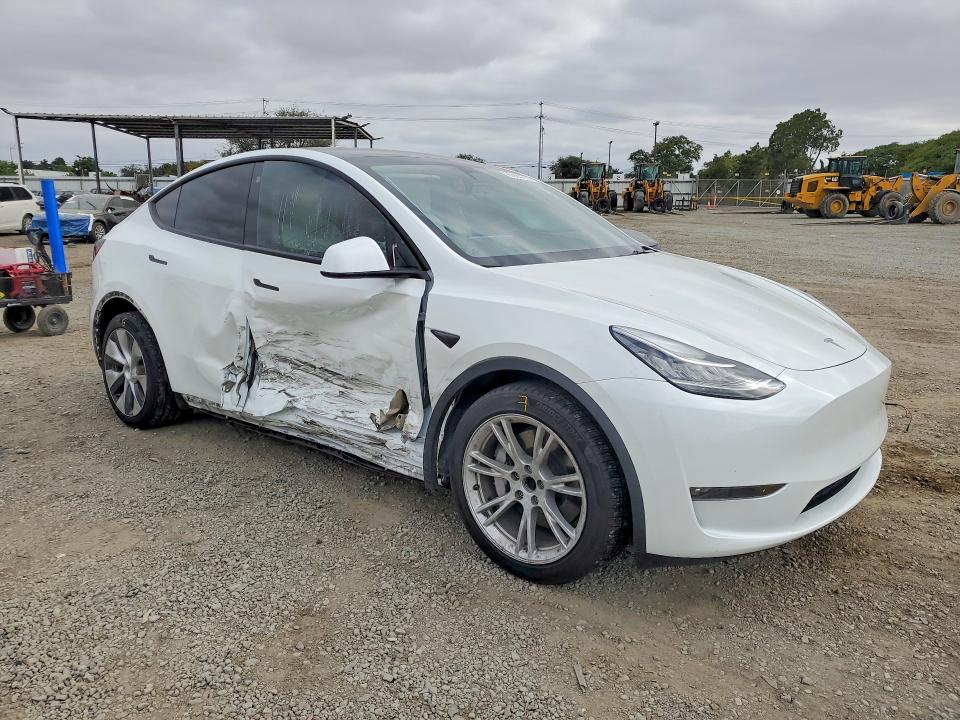 Photo 4 from auction – 2023 TESLA MODEL Y with VIN 7SAYGDEE0PF611963