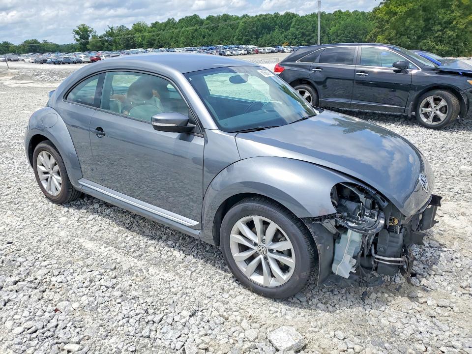 Photo 4 from auction – 2017 VOLKSWAGEN BEETLE with VIN 3VWF17ATXHM619462