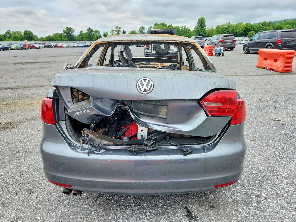 Photo 6 from auction – 2013 VOLKSWAGEN JETTA with VIN 3VW2K7AJXDM295322