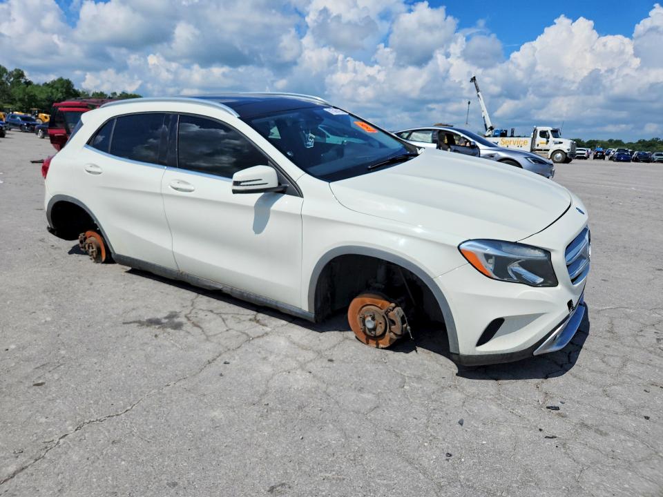 Photo 4 from auction – 2015 MERCEDES-BENZ GLA with VIN WDCTG4GB4FJ136653