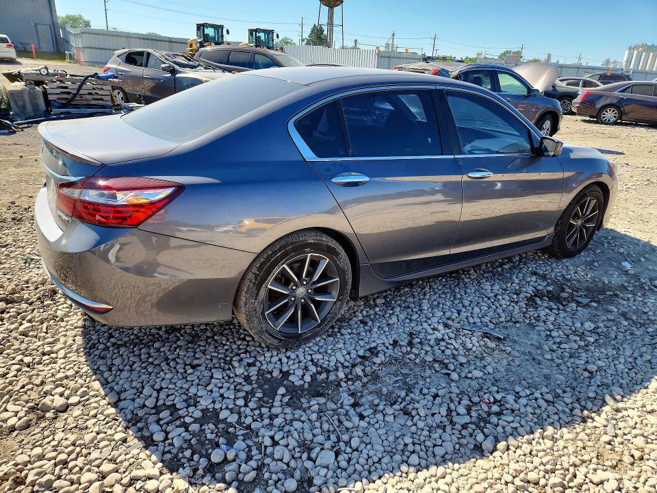 Photo 3 from auction – 2017 HONDA ACCORD with VIN 1HGCR2F50HA159450