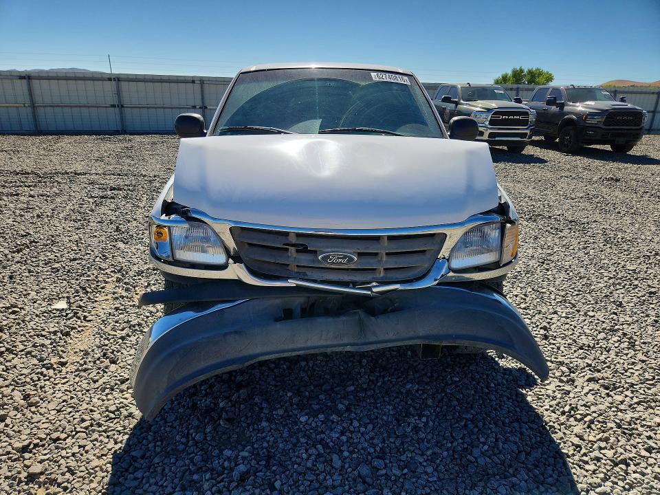 Photo 5 from auction – 2002 FORD F150 with VIN 1FTRX17WX2NB10952