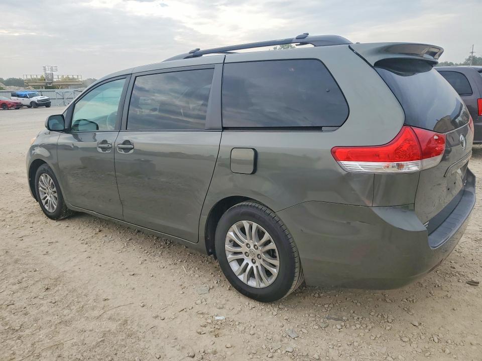Photo 2 from auction – 2011 TOYOTA SIENNA with VIN 5TDYK3DC3BS076461
