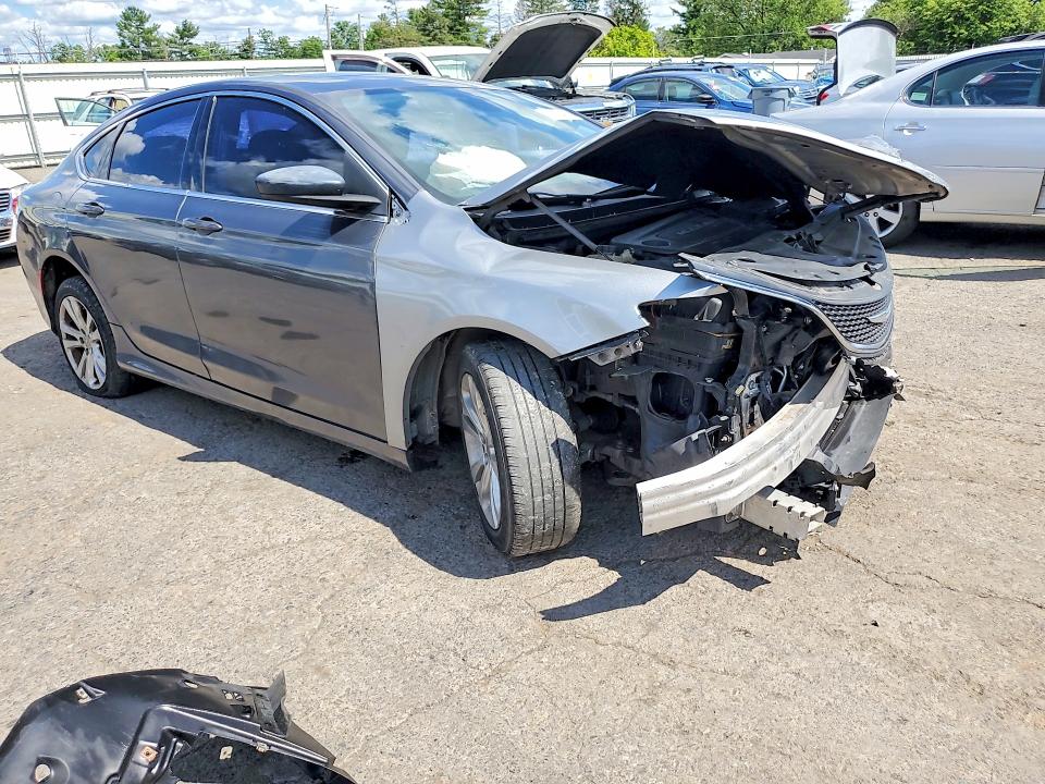 Photo 4 from auction – 2015 CHRYSLER 200 with VIN 1C3CCCABXFN632574