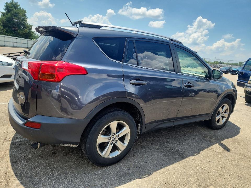 Photo 3 from auction – 2015 TOYOTA RAV4 with VIN JTMWFREV1FD049940