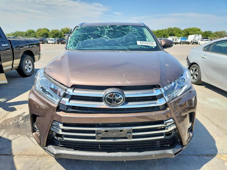 Photo 5 from auction – 2019 TOYOTA HIGHLANDER with VIN 5TDYZRFH7KS368640