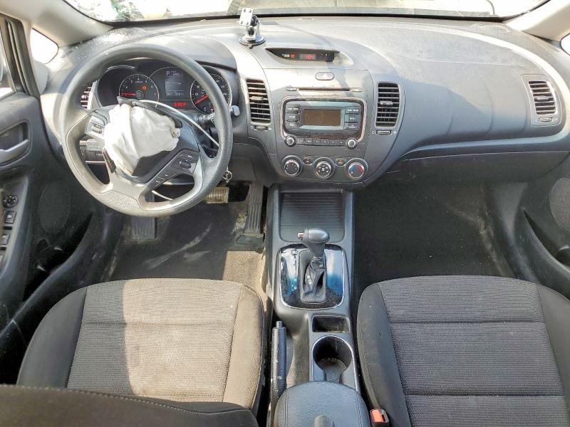 Photo 8 from auction – 2017 KIA FORTE5 with VIN KNAFK5A86H5688944