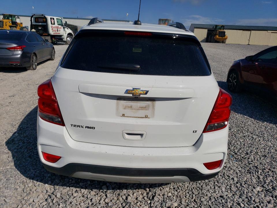 Photo 6 from auction – 2017 CHEVROLET TRAX with VIN 3GNCJPSB3HL145296