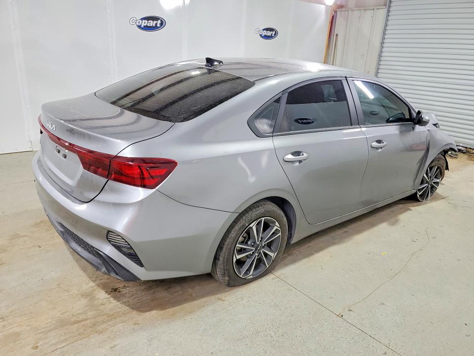 Photo 3 from auction – 2024 KIA FORTE with VIN 3KPF24AD2RE766037