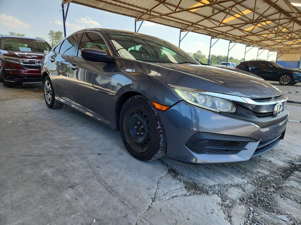 Photo 4 from auction – 2018 HONDA CIVIC with VIN 19XFC2F5XJE028123