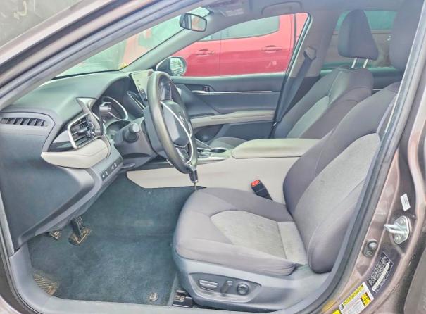 Photo 7 from auction – 2022 TOYOTA CAMRY with VIN 4T1C11AK5NU648090