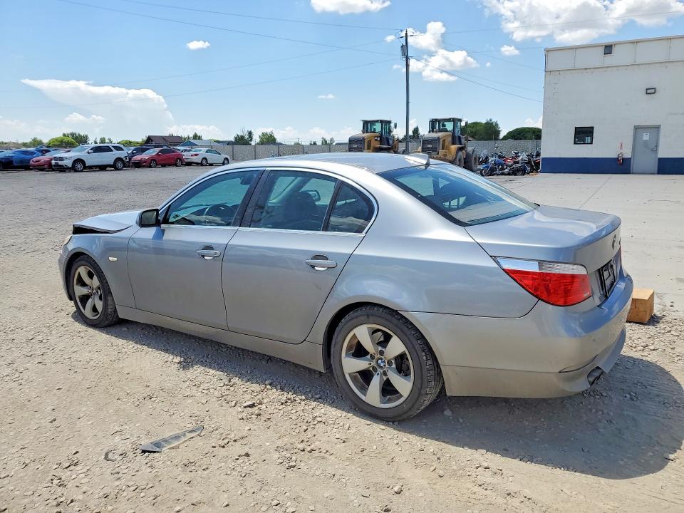 Foto 2 de la subasta – 2006 BMW 530 con VIN WBANE73576CM36971
