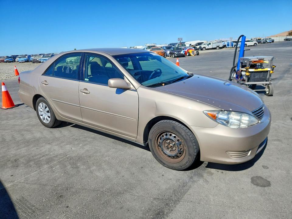 Photo 4 from auction – 2005 TOYOTA CAMRY with VIN 4T1BE32K95U013142