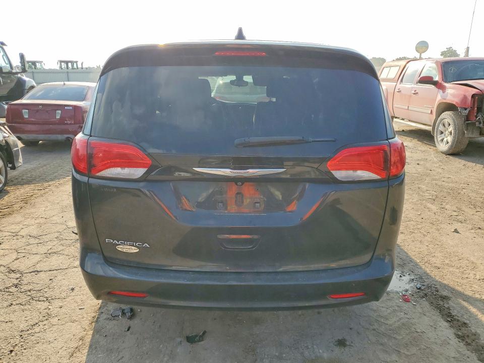 Photo 6 from auction – 2017 CHRYSLER PACIFICA with VIN 2C4RC1DG5HR501964