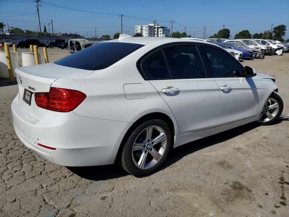 Photo 3 from auction – 2015 BMW 328 with VIN WBA3C1C53FP851434