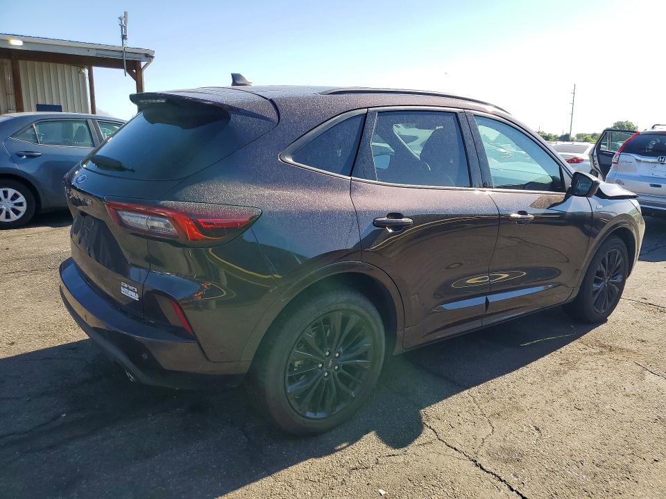 Photo 3 from auction – 2023 FORD ESCAPE with VIN 1FMCU9PA0PUA75798