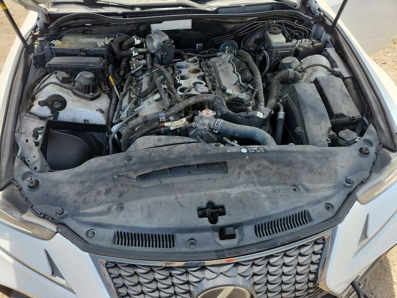 Photo 11 from auction – 2017 LEXUS IS with VIN JTHCE1D22H5012955
