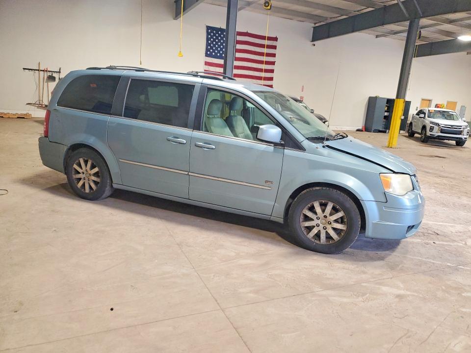 Снимка 4 от търг – 2009 CHRYSLER TOWN & COUNTRY с VIN 2A8HR54X99R660966