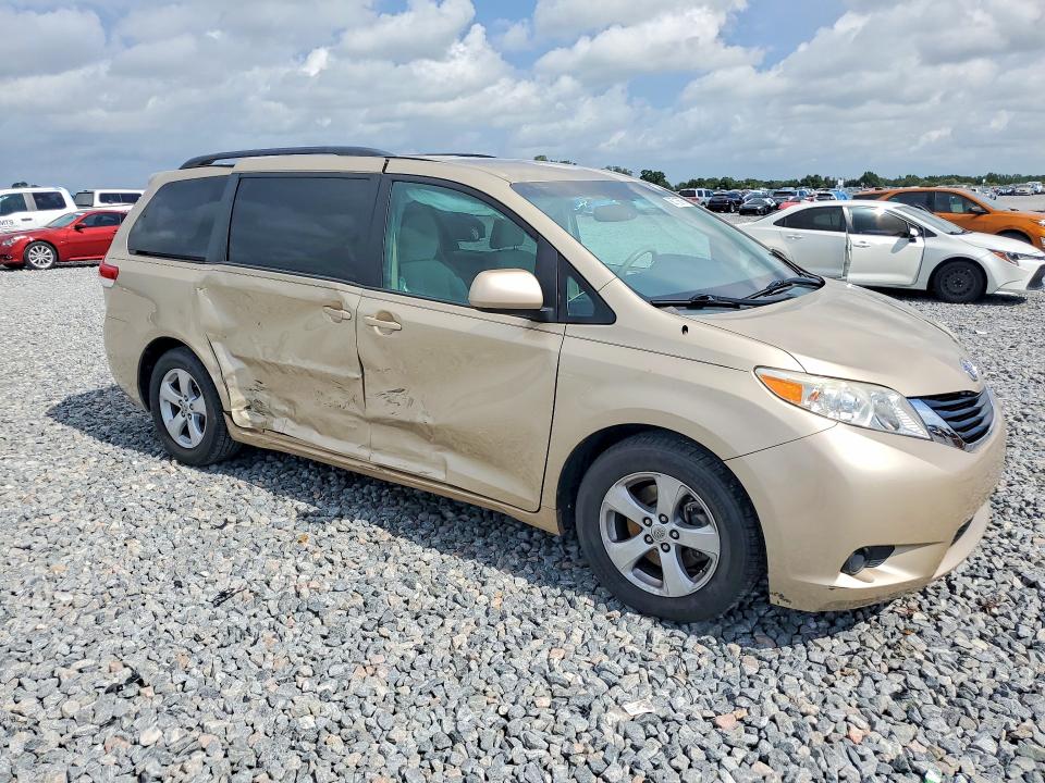Photo 4 from auction – 2013 TOYOTA SIENNA with VIN 5TDKK3DC8DS391863