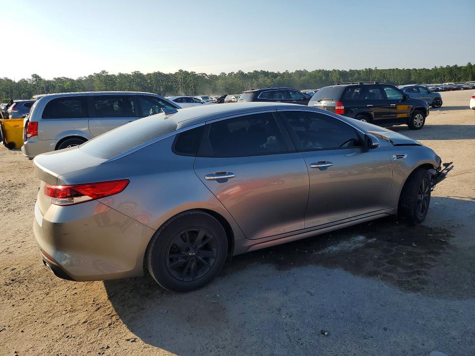Photo 3 from auction – 2018 KIA OPTIMA with VIN 5XXGT4L38JG215726
