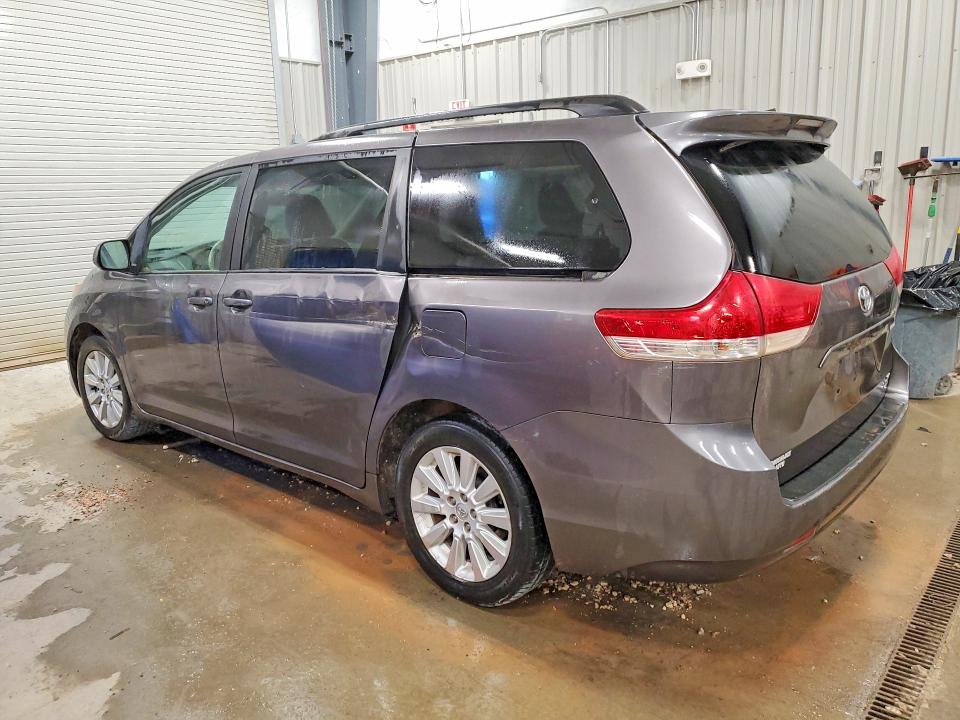 صورة رقم 2 من المزاد - 2014 TOYOTA SIENNA مع VIN 5TDDK3DC6ES084086