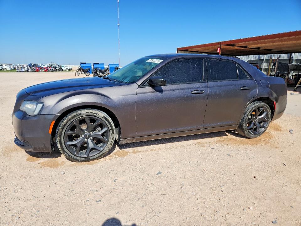 CHRYSLER 300 2020 with VIN 2C3CCAAG1LH220533 - Photo from auction