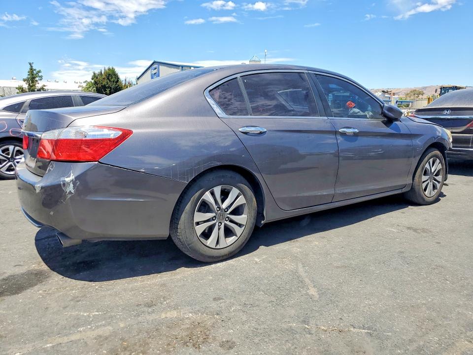 Photo 3 from auction – 2015 HONDA ACCORD with VIN 1HGCR2F36FA128697