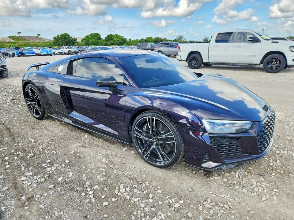 Photo 4 from auction – 2022 AUDI R8 with VIN WUAKBAFX2N7900302