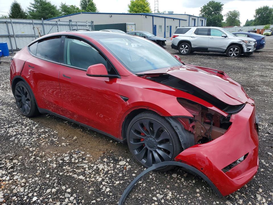 Foto 4 de la subasta – 2022 TESLA MODEL Y con VIN 7SAYGDEF8NF382387
