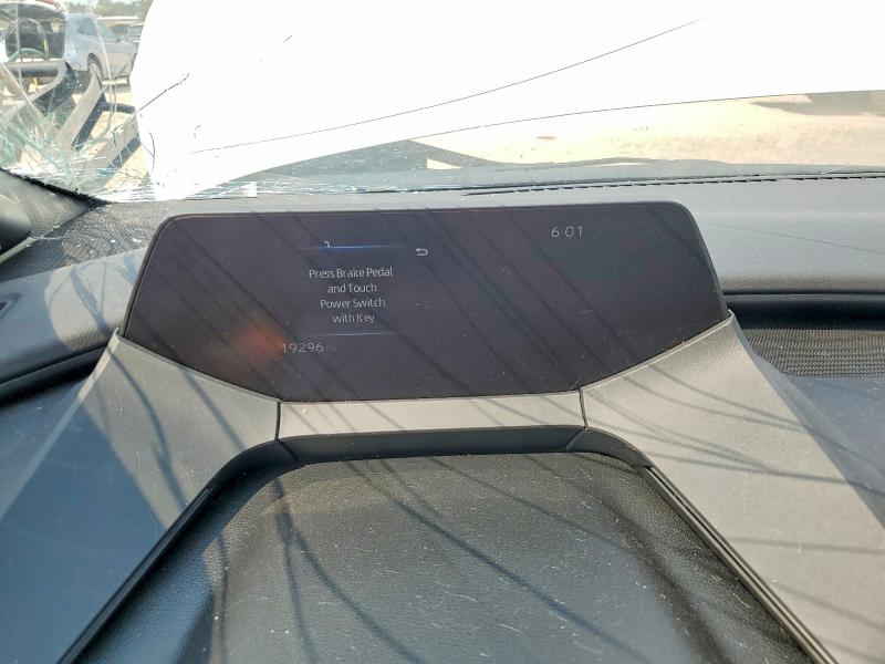 Снимка 9 от търг – 2024 TOYOTA PRIUS PRIME с VIN JTDACACU6R3026968