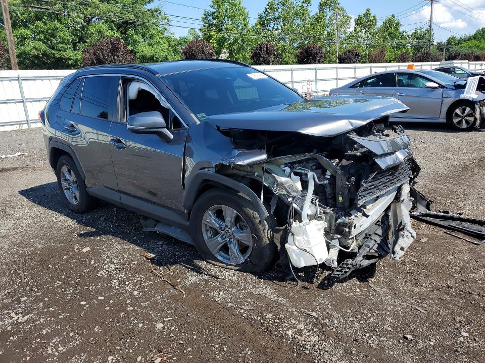 Photo 4 from auction – 2022 TOYOTA RAV4 with VIN 2T3P1RFV3NW299215