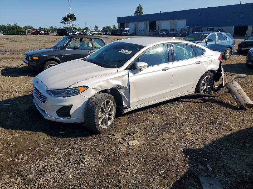 FORD FUSION 2020 with VIN 3FA6P0CD9LR235933 - Photo from auction