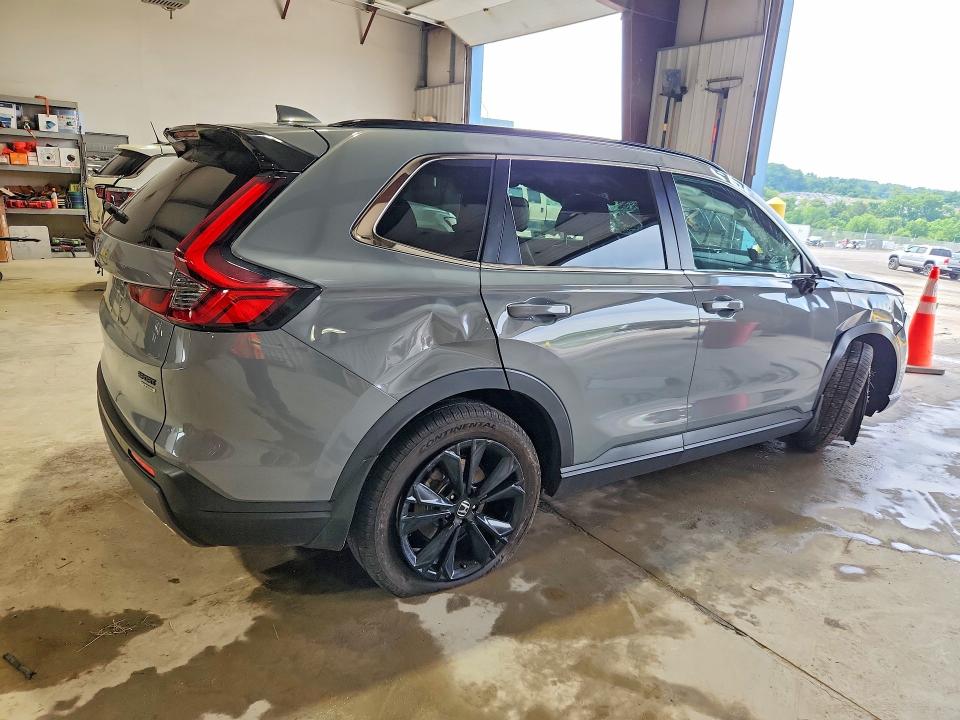 Photo 3 from auction – 2023 HONDA CR-V with VIN 7FARS6H92PE014456
