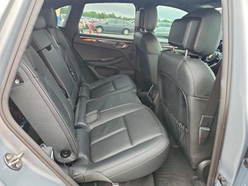 Photo 11 from auction – 2019 PORSCHE MACAN with VIN WP1AB2A58KLB31830