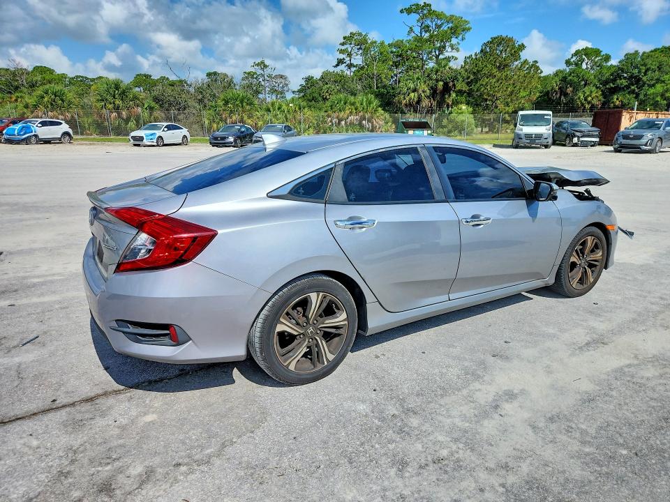 Photo 3 from auction – 2017 HONDA CIVIC with VIN 19XFC1F93HE008934