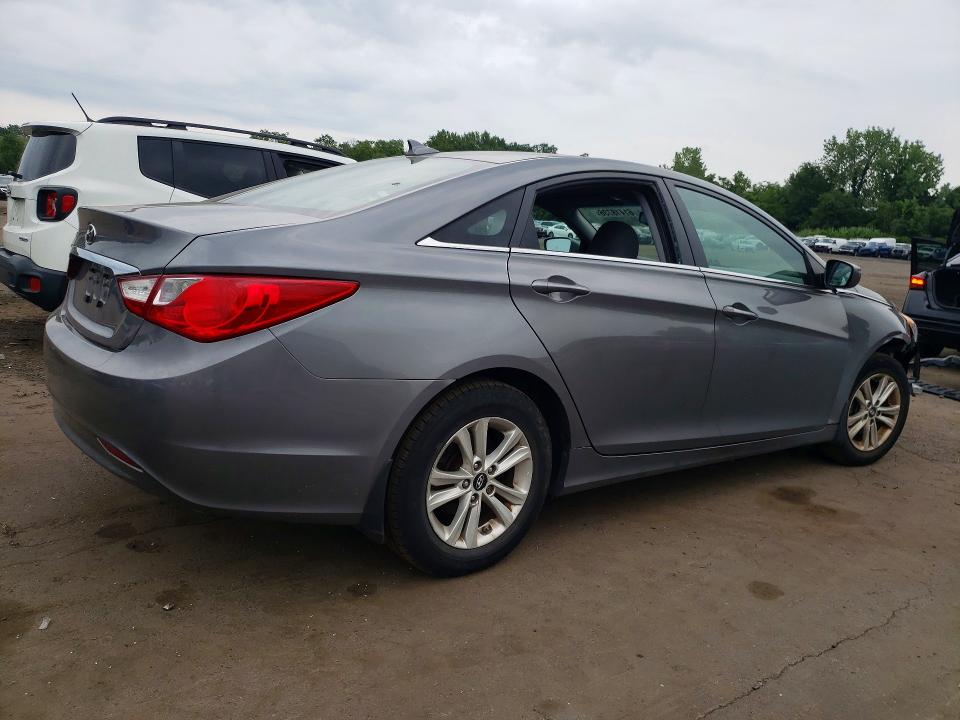 Photo 3 from auction – 2013 HYUNDAI SONATA with VIN 5NPEB4AC6DH751550
