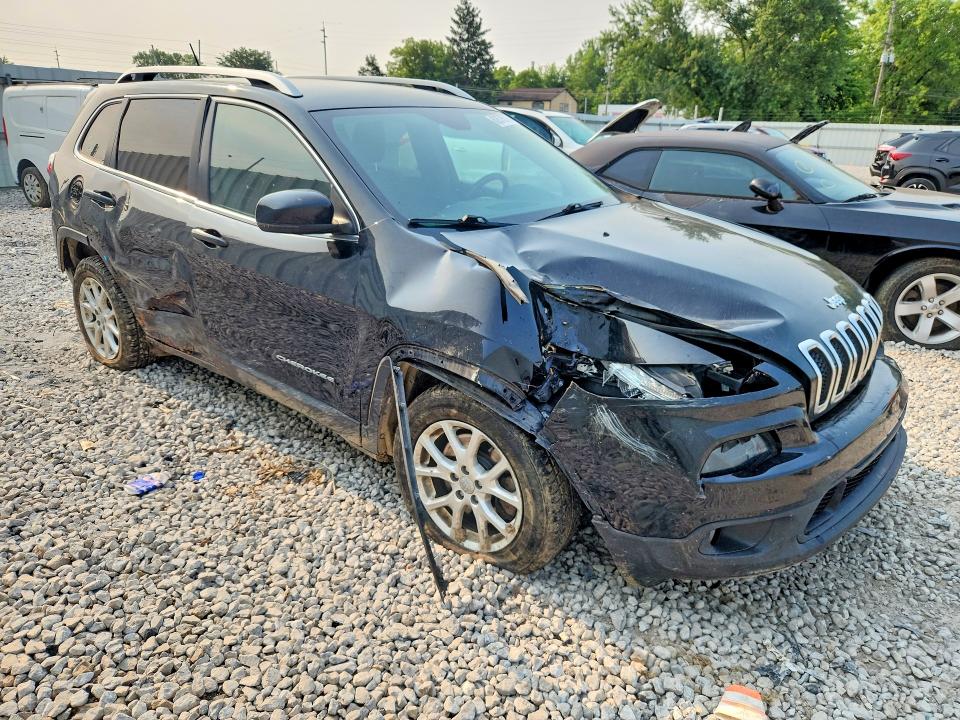 Photo 4 from auction – 2017 JEEP CHEROKEE with VIN 1C4PJLCB0HW535106