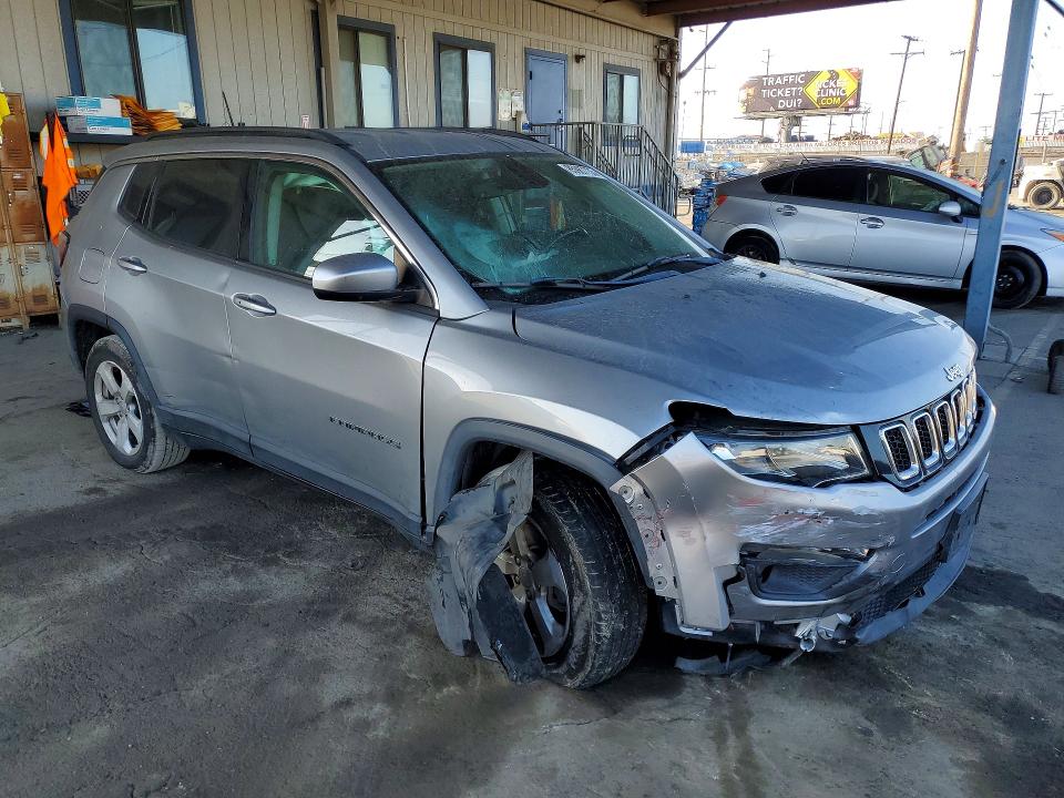 Photo 4 from auction – 2020 JEEP COMPASS with VIN 3C4NJCBB5LT141236